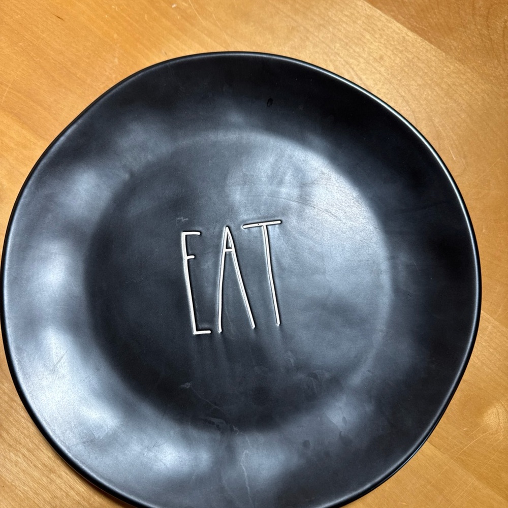 Black Dinner Plate with 'EAT' Design